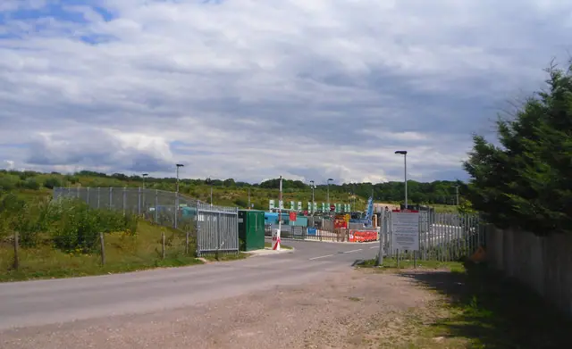 Oakley Wood Recycling Centre – Ewelme